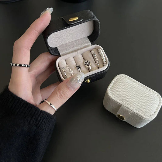 Petite boîte de rangement à bijoux